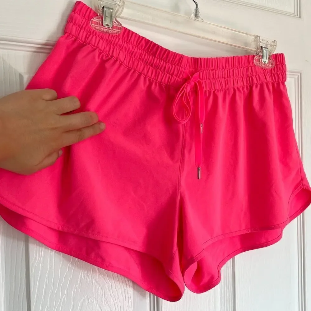 ARITZIA hot pink shorts